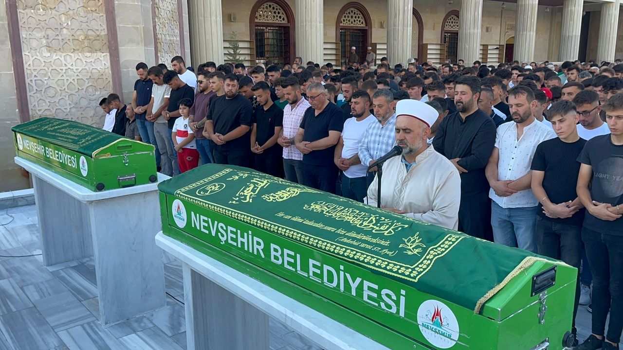 Nevşehir'deki Kazada Hayatını Kaybeden Kardeşler Defnedildi
