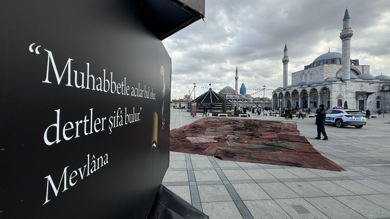 Hazreti Mevlana'nın Işığı 800 Yıldır Dünyayı Aydınlatıyor