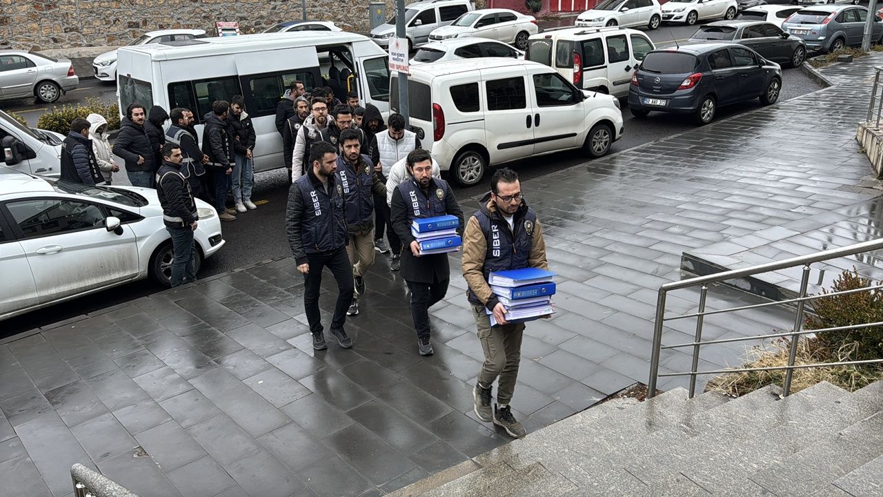 Nevşehir'de Dolandırıcılık Operasyonu: 61 Kişi Gözaltına Alındı