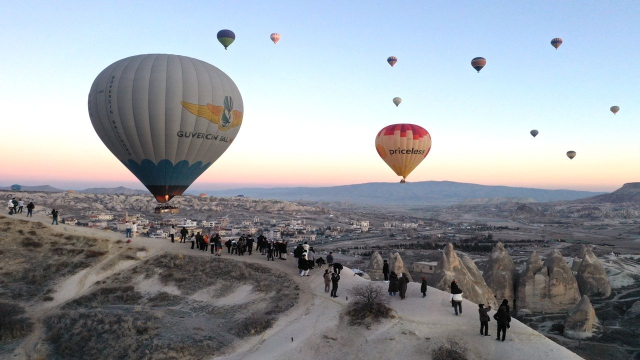 Kapadokya'da Sıcak Hava Balon Rekoru: 2024'te 770 Bin Yolcu Uçtu