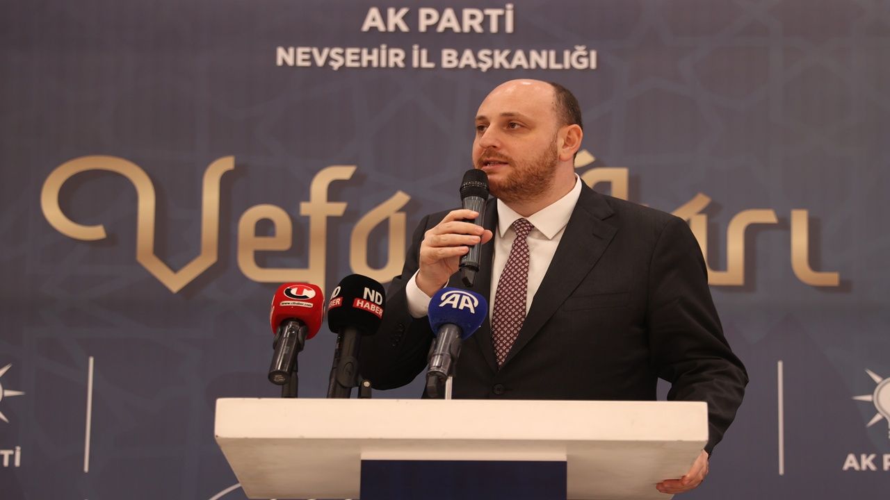 Büyükgümüş'ten Özel’e Tepki: "Sokak Çağrıları Demokrasiye Zarardır"